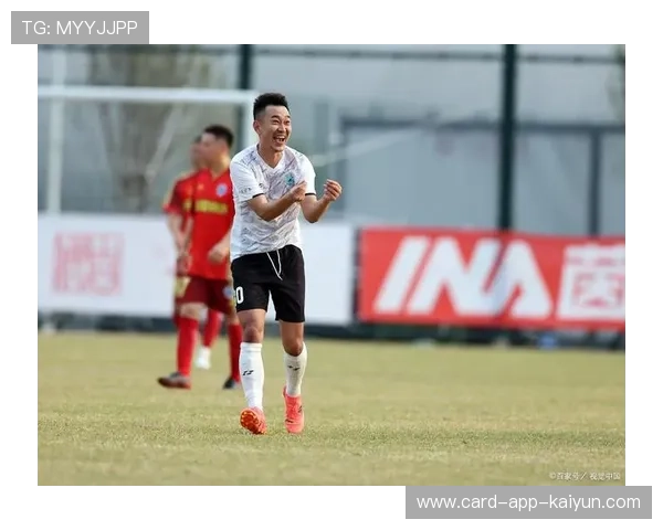 足球边裁越位判错被骂翻